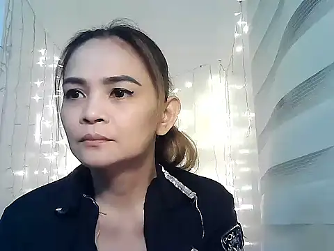 Snapshot of Kisses-13 chatting on 12.12.24 Kisses-13 online show from 12.12.24