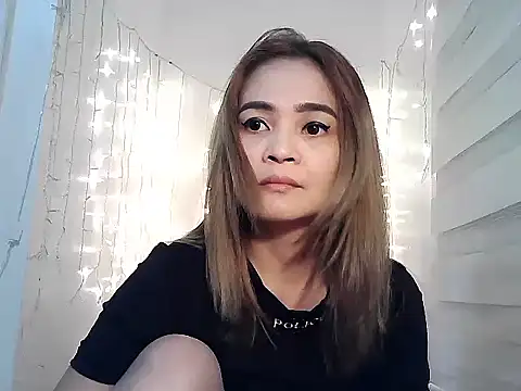 Snapshot of Kisses-13 chatting on 01.20.25 Kisses-13 online show from 01.20.25