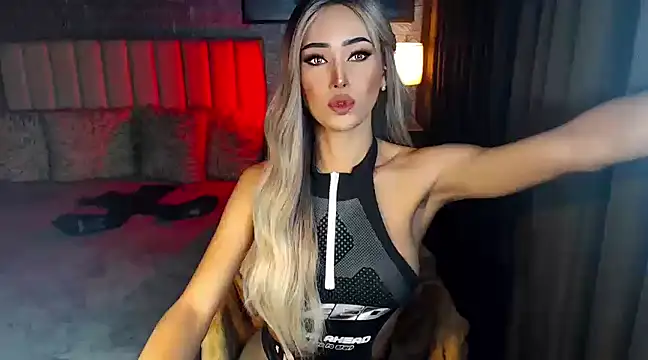 Miss Amandaversace online show from 03.21.25