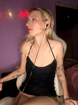 bunnydark00 online show from 12.13.25