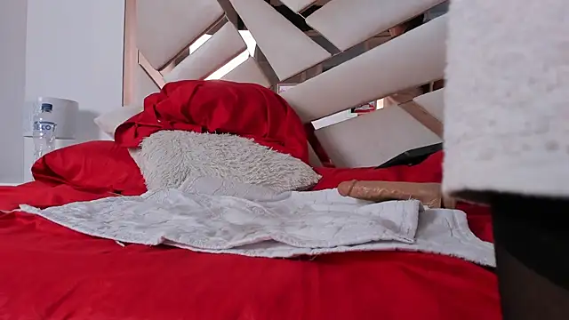 Snapshot of Naughty__Mom chatting on 02.09.25 Naughty Mom online show from 02.09.25