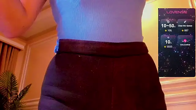 Snapshot of YOURCRISTINAS chatting on 09.27.25 YOURCRISTINAS online show from 09.27.25