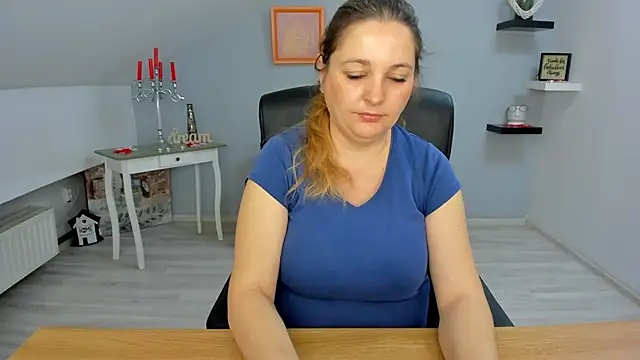 LollaGirl online show from 03.06.25