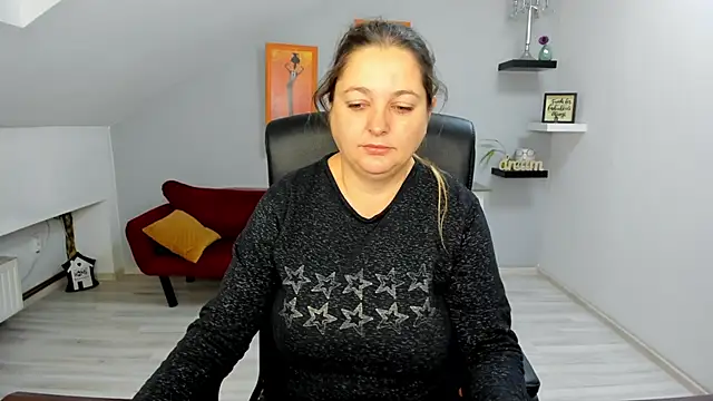 LollaGirl online show from 11.24.25