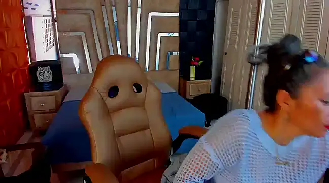 cute sassy online show from 02.17.25