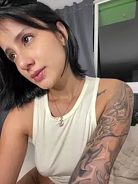 Snapshot of Ale_Lewis chatting on 01.03.25 Ale Lewis online show from 01.03.25