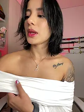 Snapshot of Ale_Lewis chatting on 01.25.25 Ale Lewis online show from 01.25.25