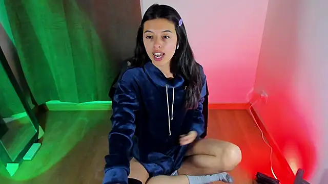 Snapshot of NanaRott chatting on 12.04.25 NanaRott online show from 12.04.25