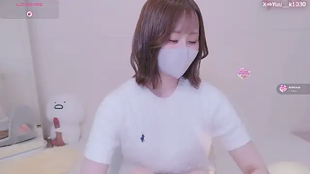 Snapshot of Yuu__k chatting on 05.18.26 Yuu k online show from 05.18.26