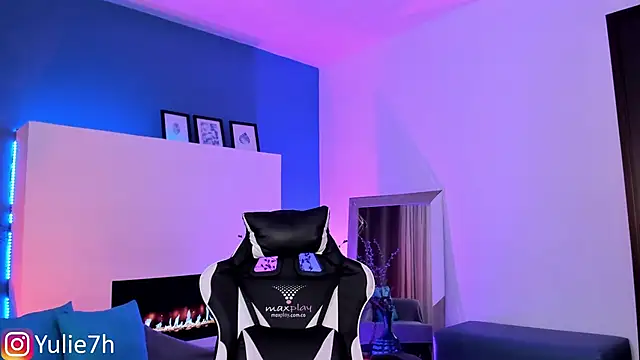  Jessy Moon  online show from 09.21.25