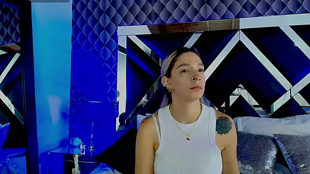 victoriaa lee  online show from 03.12.25