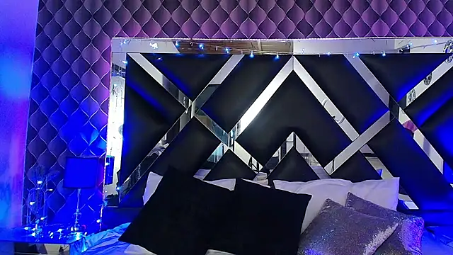 victoriaa lee  online show from 03.18.26