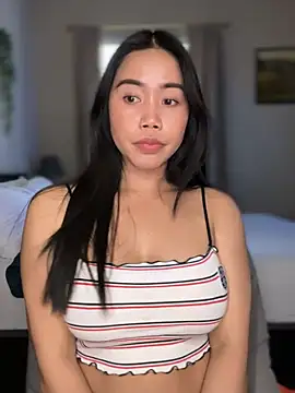 Snapshot of JazzieXo chatting on 12.07.24 JazzieXo online show from 12.07.24