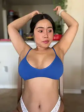 Snapshot of JazzieXo chatting on 02.27.25 JazzieXo online show from 02.27.25