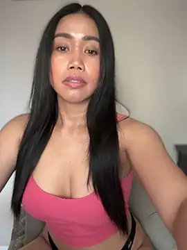 Snapshot of JazzieXo chatting on 09.17.25 JazzieXo online show from 09.17.25