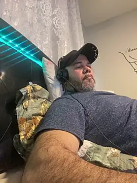 Snapshot of Cristian-Brayan chatting on 02.26.26 Cristian-Brayan online show from 02.26.26