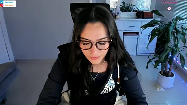 Snapshot of ImLui_lu chatting on 01.15.25 ImLui lu online show from 01.15.25