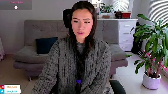 Snapshot of ImLui_lu chatting on 02.22.25 ImLui lu online show from 02.22.25