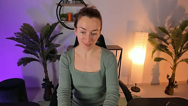 RebeccaMartinez online show from 02.14.25