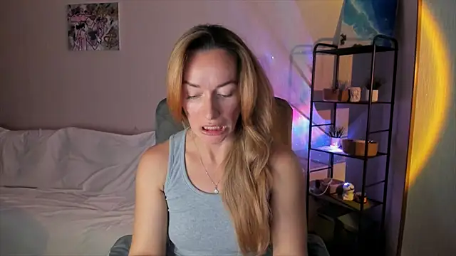 RebeccaMartinez online show from 10.05.25