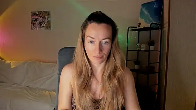 RebeccaMartinez online show from 11.22.25