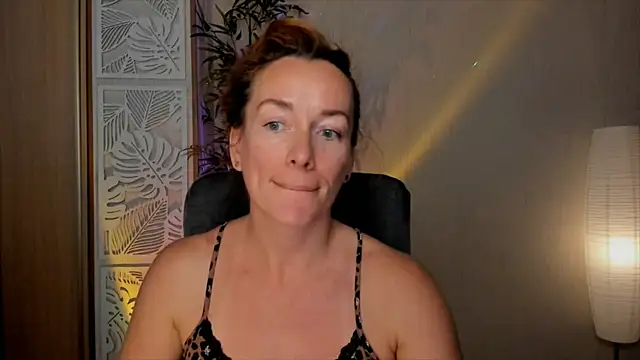 RebeccaMartinez online show from 07.06.26