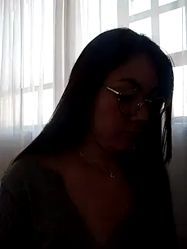 katha steele  online show from 01.07.25