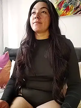 katha steele  online show from 10.06.25