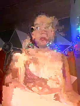 Snapshot of emilyharber chatting on 05.06.26 emilyharber online show from 05.06.26