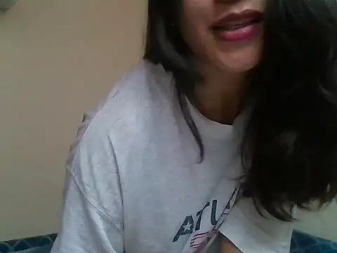 Snapshot of _smiling4u_ chatting on 05.29.26 smiling4u online show from 05.29.26