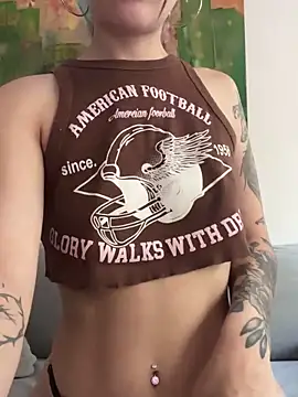 Snapshot of LittleBabyCat22 chatting on 12.21.25 LittleBabyCat22 online show from 12.21.25