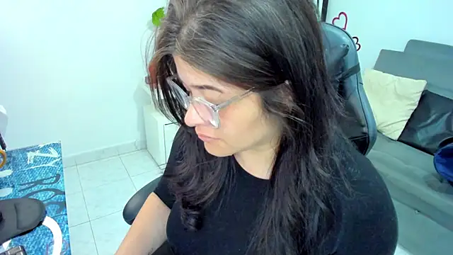 Snapshot of BellaFlaming chatting on 02.28.25 BellaFlaming online show from 02.28.25