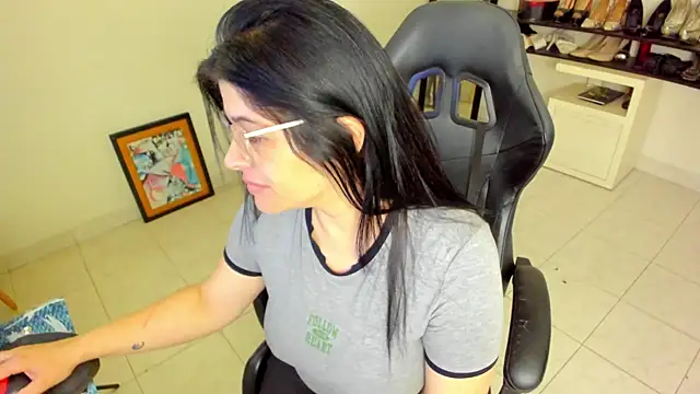 BellaFlaming online show from 04.17.26