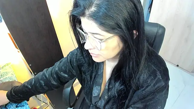 Snapshot of BellaFlaming chatting on 05.21.26 BellaFlaming online show from 05.21.26
