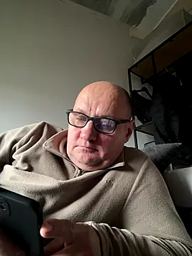 vanjbi45 online show from 10.25.25