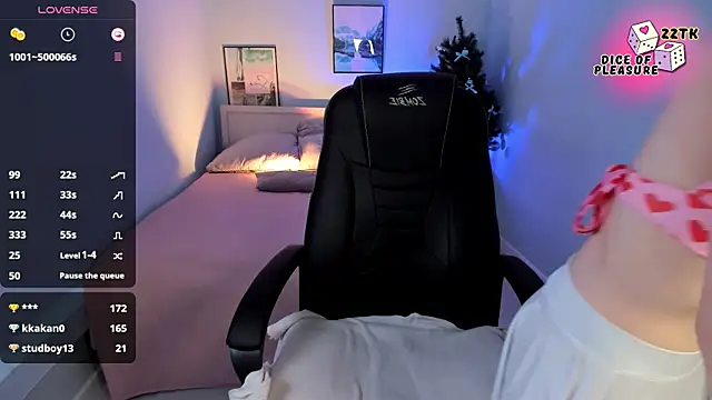 Snapshot of MelisaCoy chatting on 12.20.24 MelisaCoy online show from 12.20.24