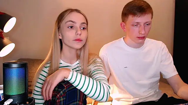 juliaanddima online show from 11.22.25