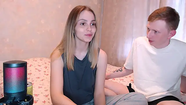 Snapshot of juliaanddima chatting on 06.26.26 juliaanddima online show from 06.26.26