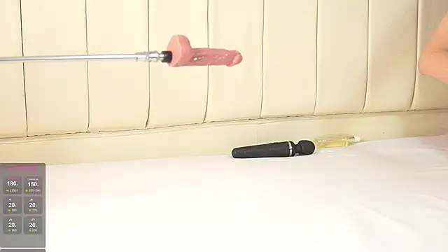 caroline adams  online show from 02.10.25