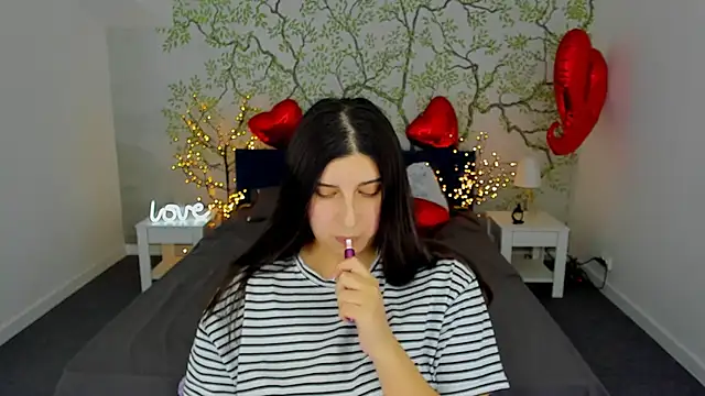 Linda EX online show from 02.21.25