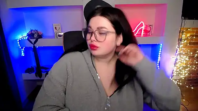 Emily Mo online show from 01.14.25