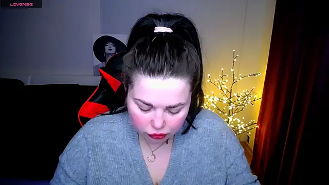 Emily Mo online show from 01.24.25