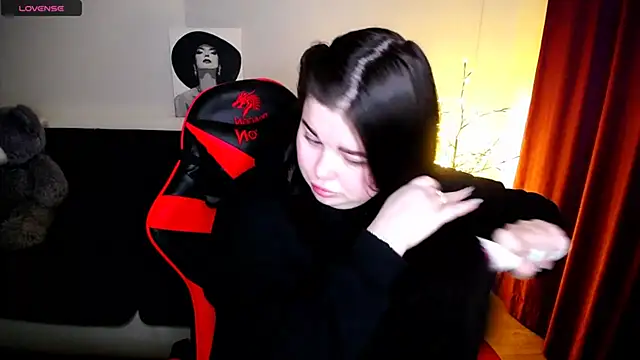 Emily Mo online show from 01.29.25