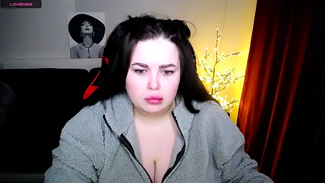 Emily Mo online show from 02.01.25