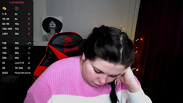 Emily Mo online show from 02.12.25