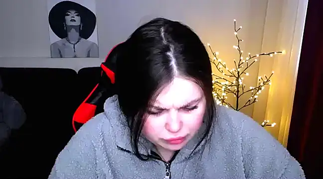 Emily Mo online show from 02.27.25