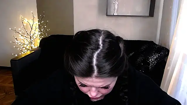 Emily Mo online show from 03.21.25