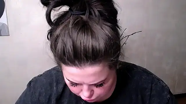 Emily Mo online show from 09.23.25