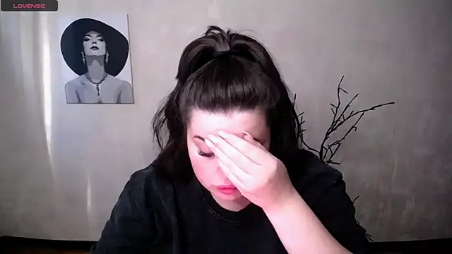 Emily Mo online show from 09.25.25