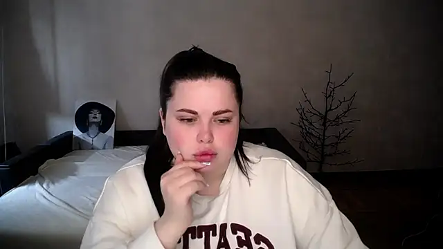 Emily Mo online show from 04.04.26